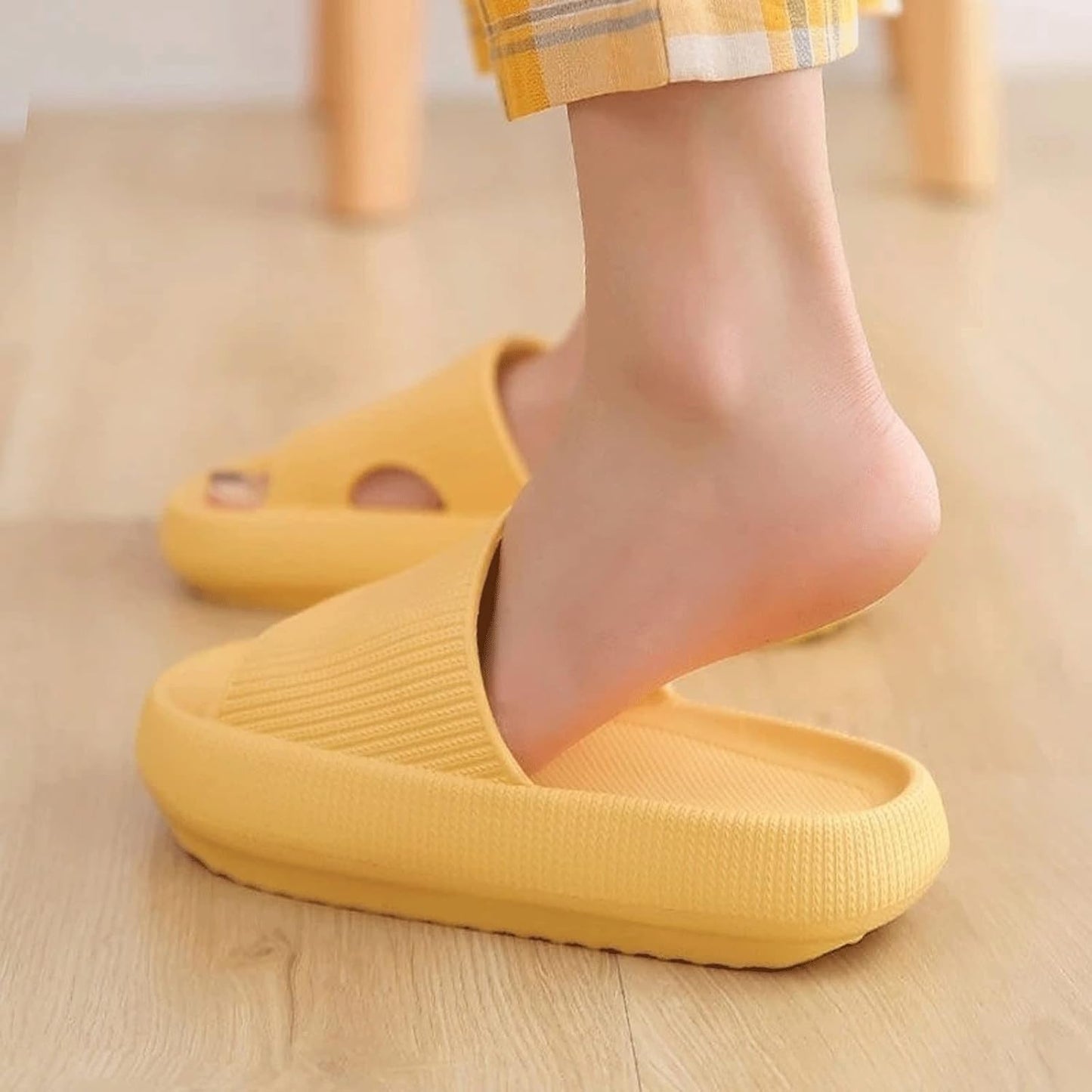 JUMPY SLIDERS in yellow